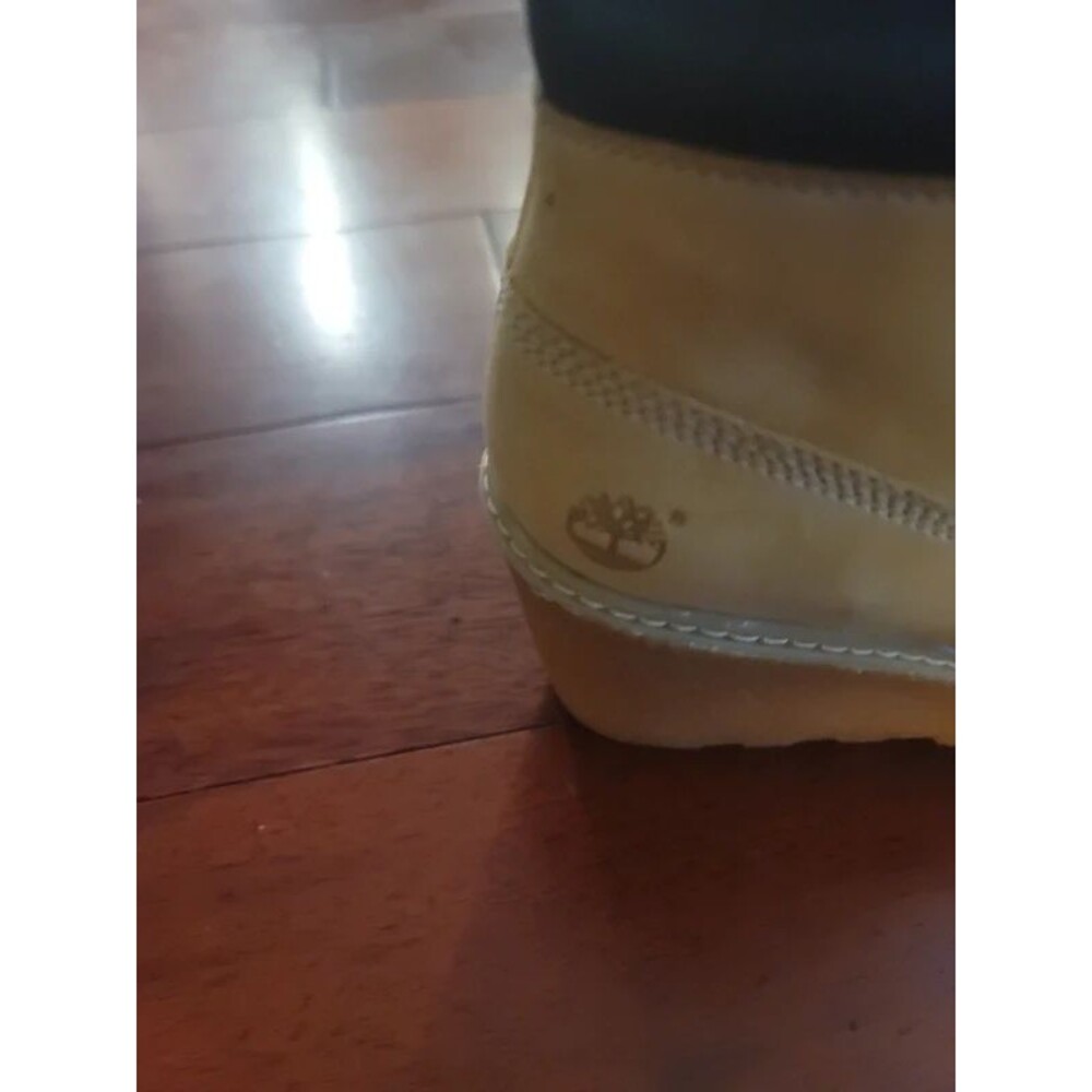 Timberlands NEW Size 7 - Picture 4 of 6